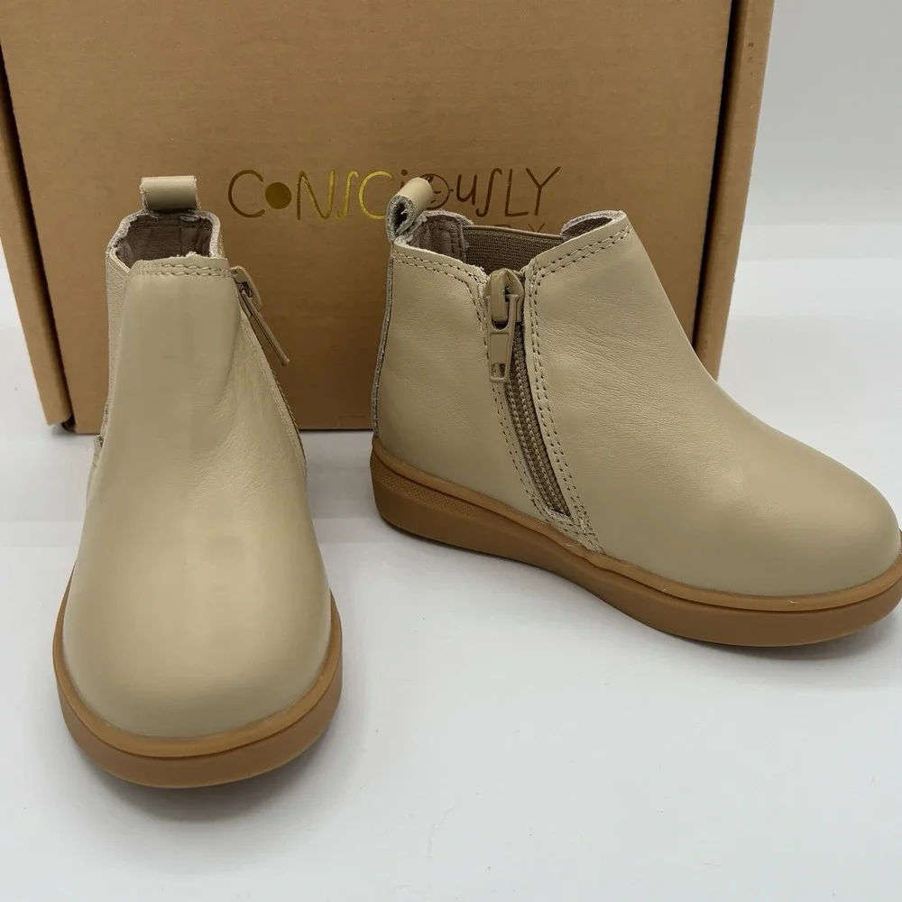Consciously Baby US 5 toddler 5T, Leather Chelsea Boot Hard Sole Color: Bone NWT